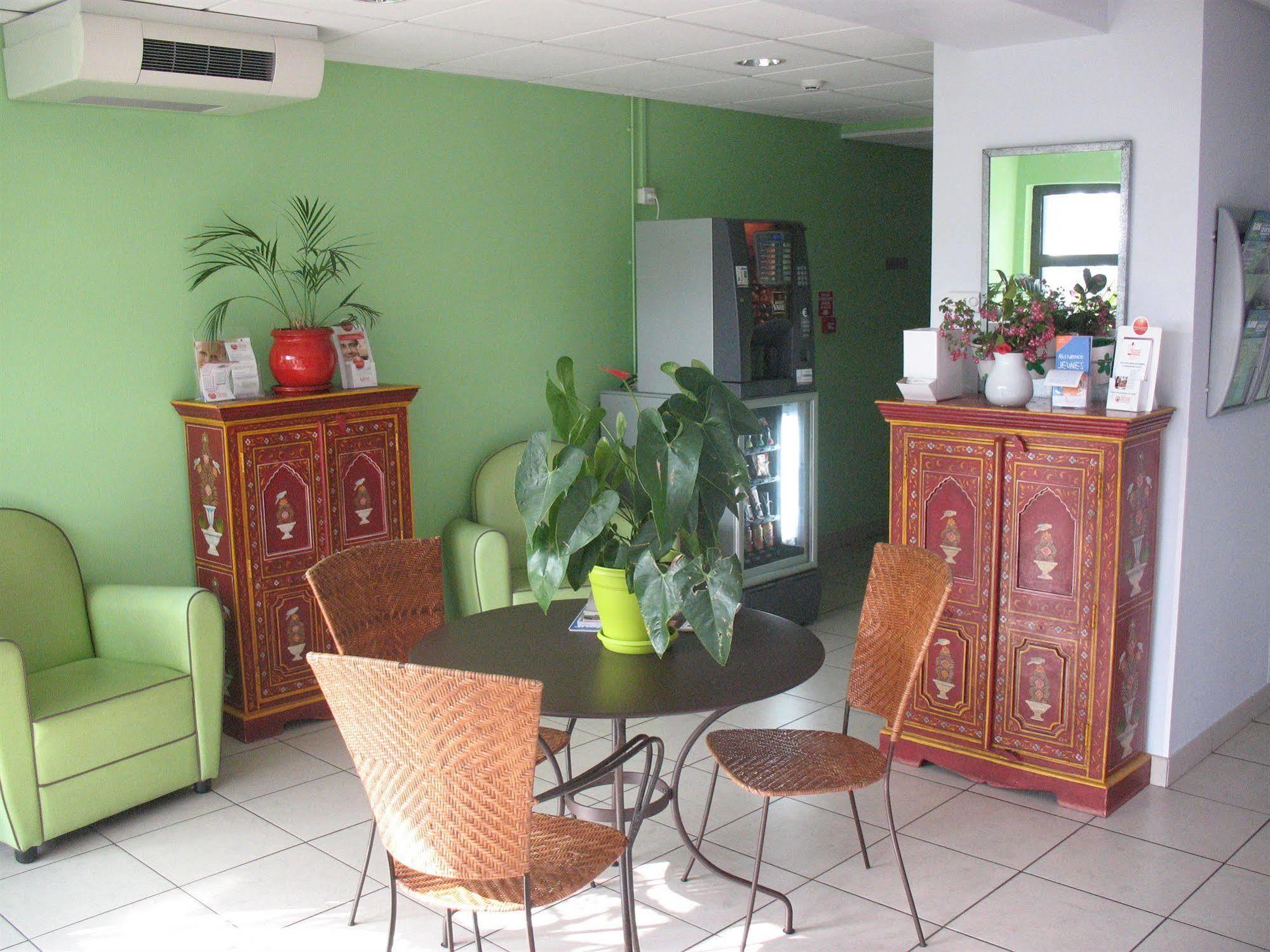 Home Du Buisson Hotel Des Familles Isle Екстер'єр фото