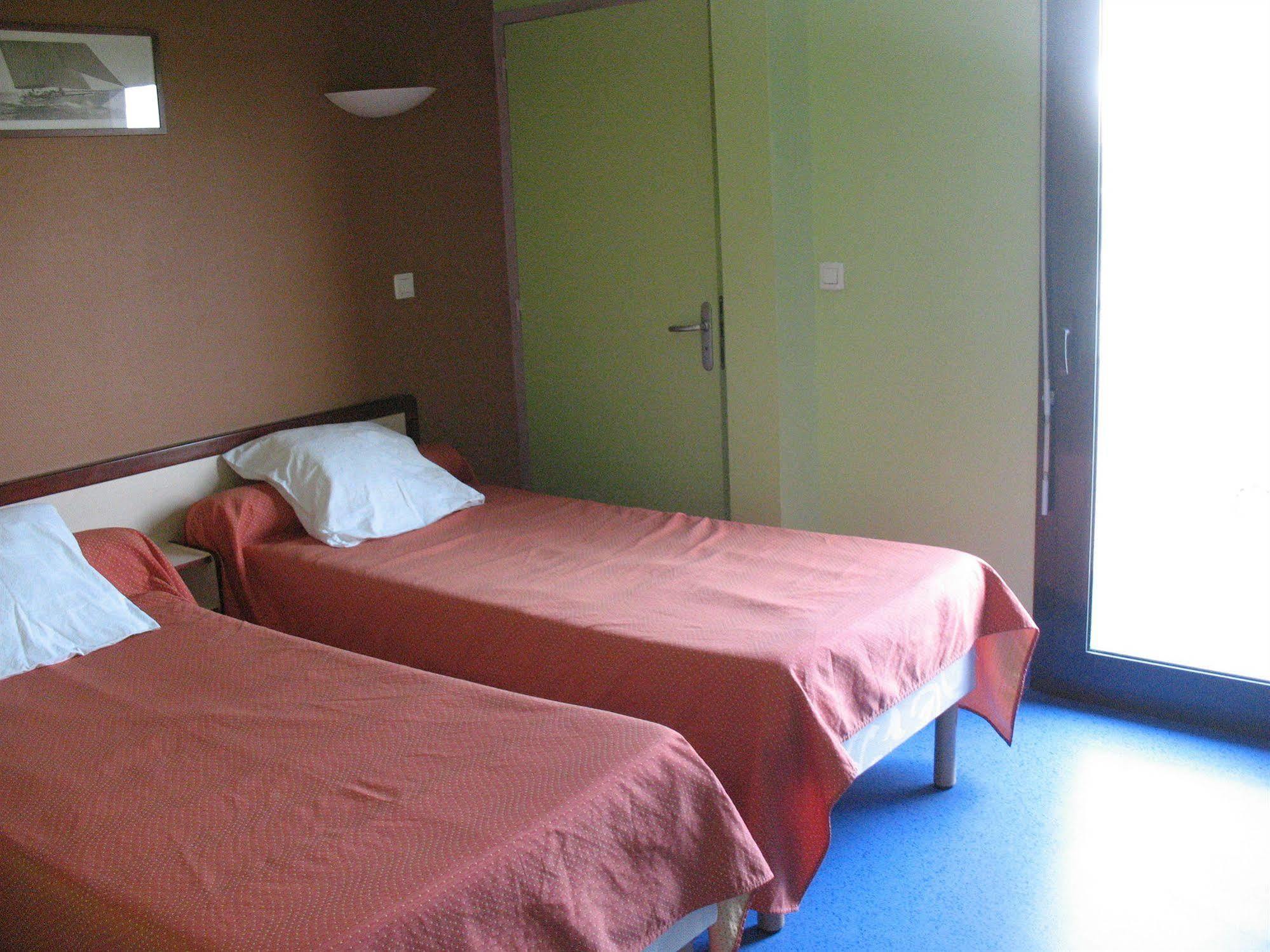 Home Du Buisson Hotel Des Familles Isle Екстер'єр фото