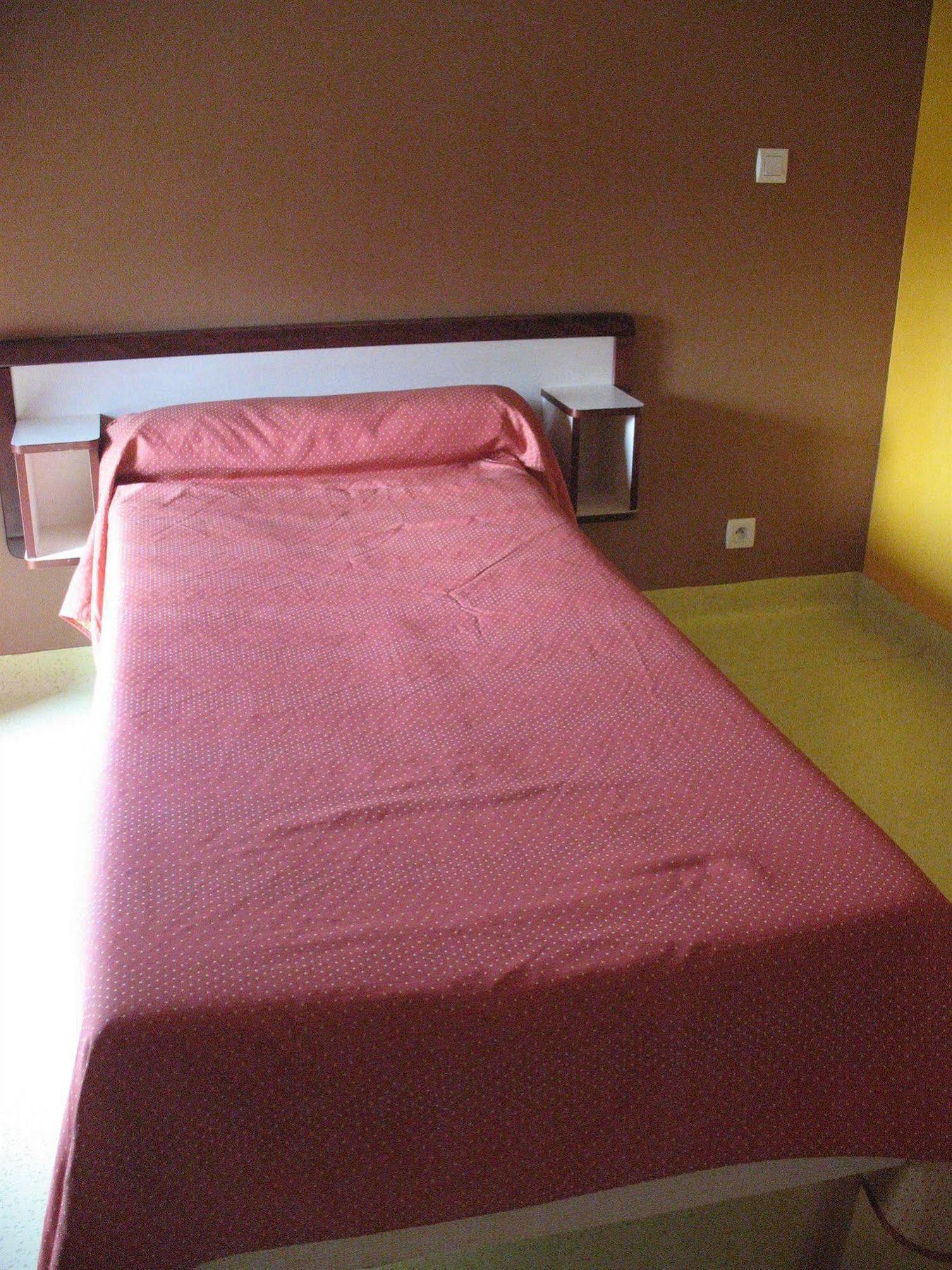 Home Du Buisson Hotel Des Familles Isle Екстер'єр фото